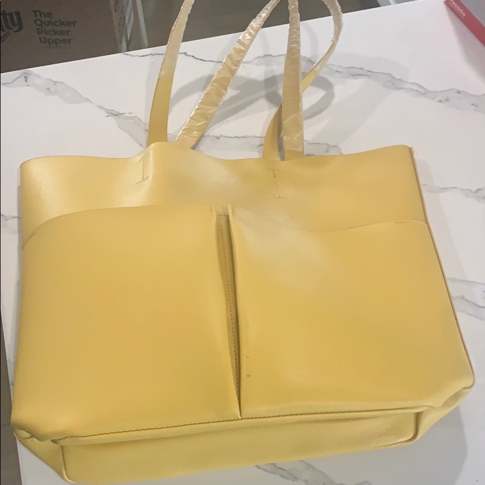 Neiman Marcus soft leather tote w/ front pockets